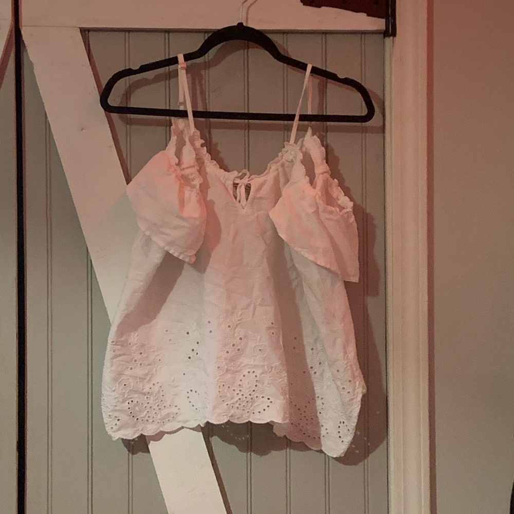 A&F white blouse cold shoulder short sleeve